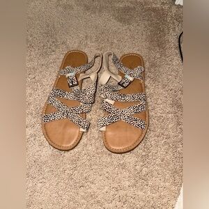 Toms Sicily sandals, women’s size 6.